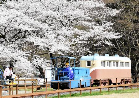 11月まで】レトロな「一円電車」に乗ろう! 明延鉱山のシンボル