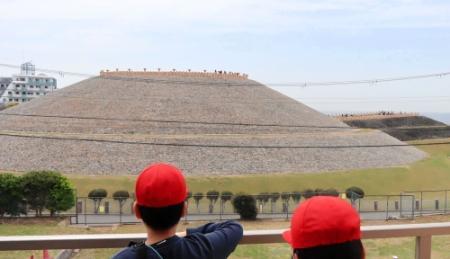 4月18日新設】海峡一望の絶景に、悠久の古代体感 五色塚古墳に解説施設