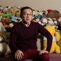 「これからも遺児たちの生きる姿を見ていきたい」と語る八木俊介さん＝神戸市東灘区本庄町１、神戸レインボーハウス